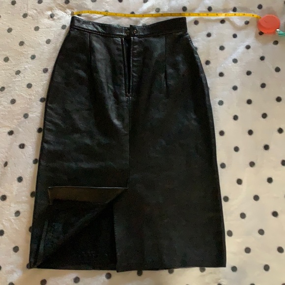 Vintage faux leather skirt - Picture 2 of 2